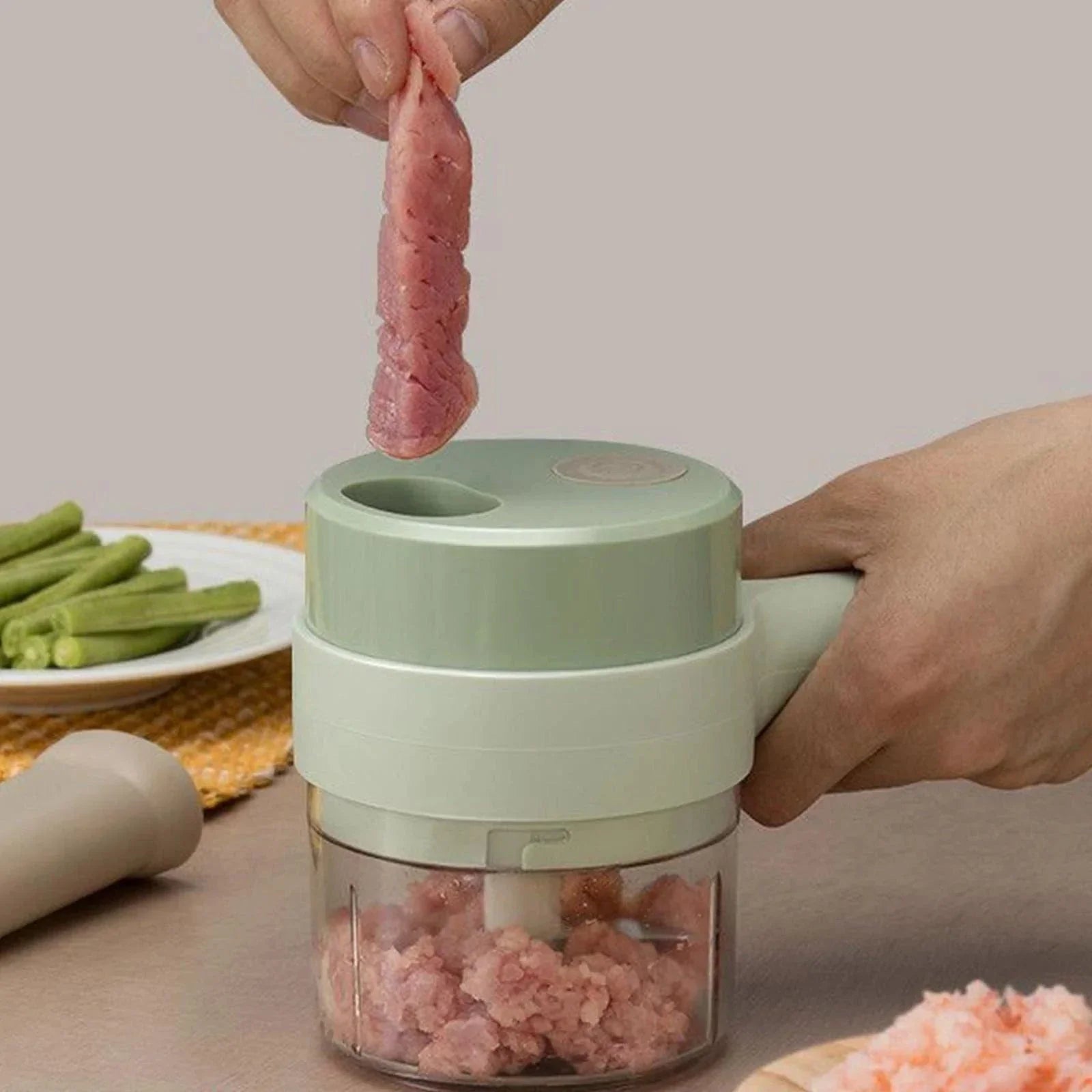 ChopHero™ Elektrischer 4-in-1-Hand-Gemüseschneider